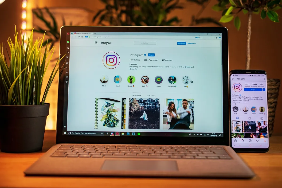laptop, mobile, instagram, social media, smartphone, computer, notebook, office, internet, technology, desk, macbook, monitor, influencer, instagram icon, pc, i